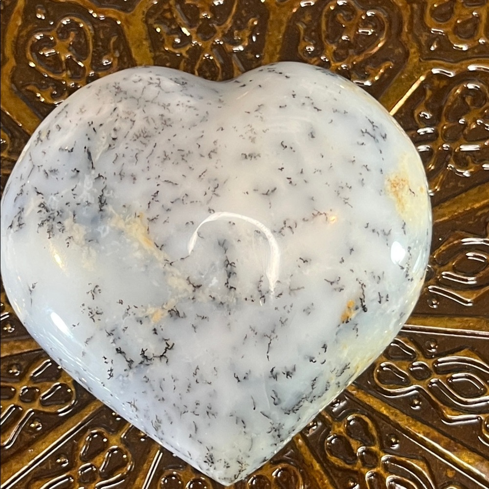Dendritic opal heart (#2)